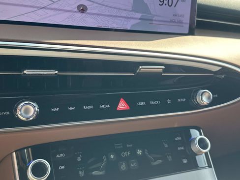 New 2026 Genesis GV70 2.5T Advanced AWD/4WD image 12
