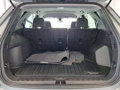 Used 2024 Chevrolet Equinox LS w/ Sport Edition FWD image 28