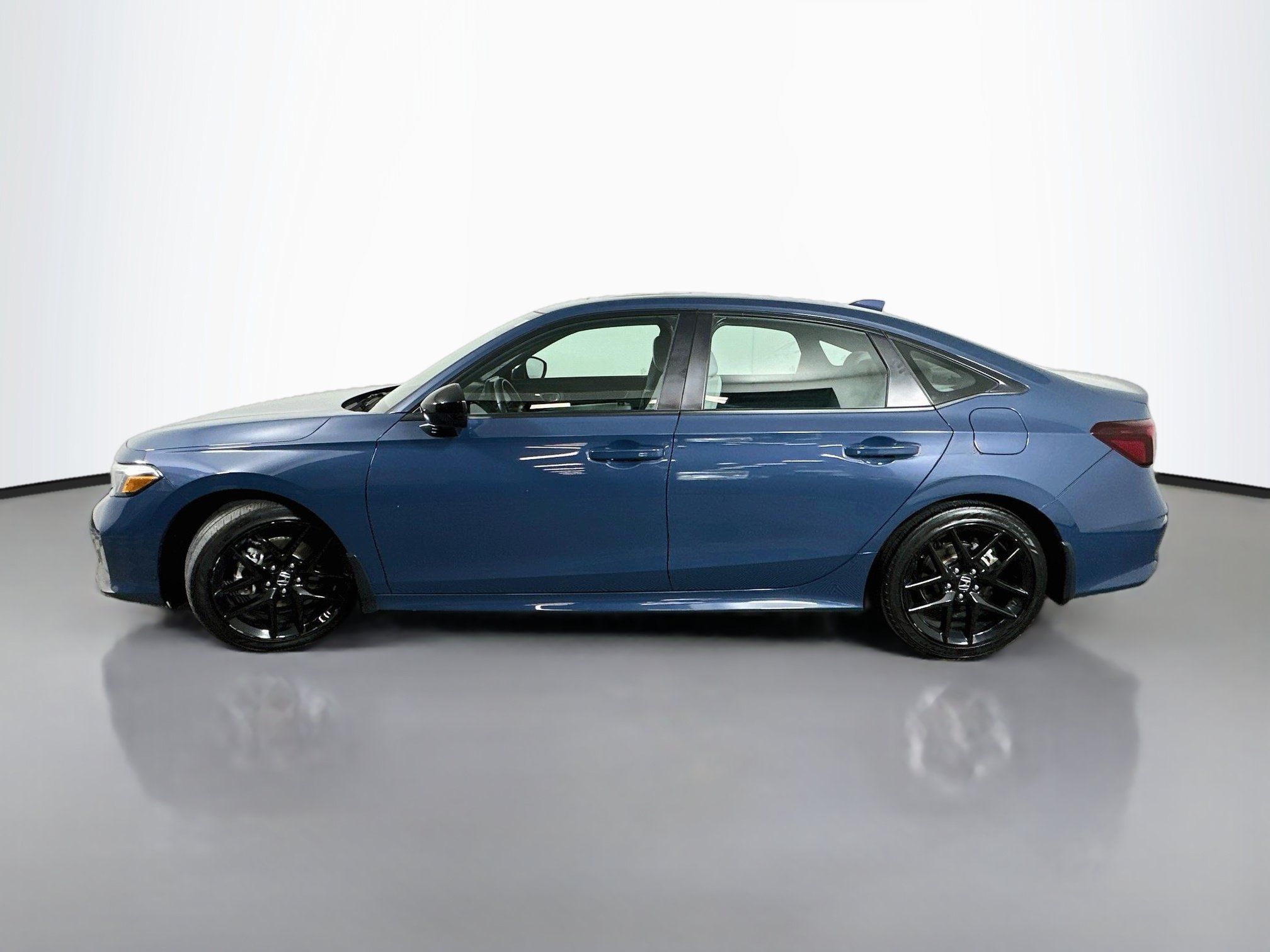 Used 2025 Honda Civic Sport image 4