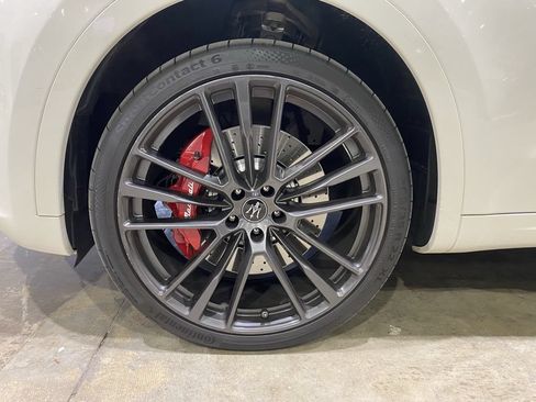 Used 2022 Maserati Levante Trofeo AWD/4WD image 22