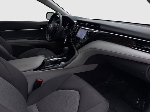 Used 2019 Toyota Camry LE FWD image 39