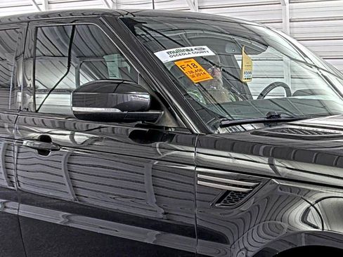 Used 2014 Land Rover Range Rover Sport SE AWD/4WD image 19