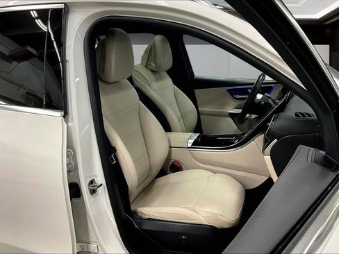 Used 2023 Mercedes-Benz GLC 300 4MATIC image 29