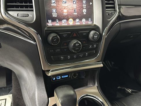 Used 2017 Jeep Grand Cherokee Overland image 21