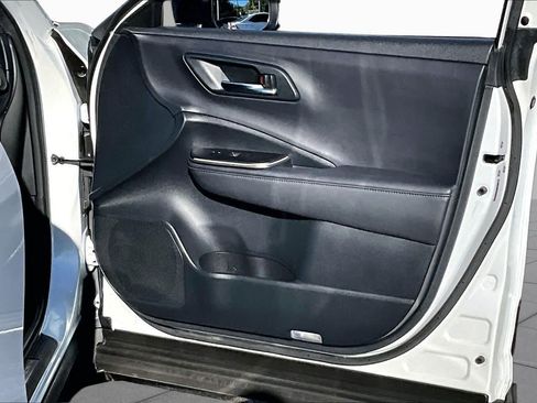 Used 2023 Toyota Crown Platinum w/ Carpet Mat Package (TMS) AWD/4WD image 22