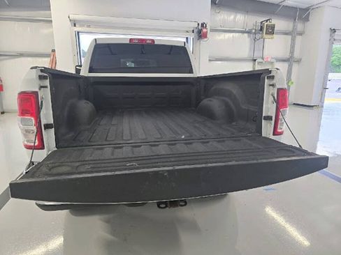 Used 2024 RAM 2500 Tradesman w/ Chrome Appearance Group AWD/4WD image 5