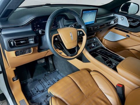 Used 2023 Lincoln Aviator Black Label w/ Dynamic Handling Package image 9