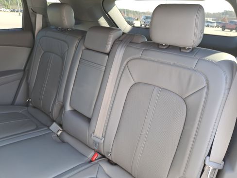 Used 2020 Lincoln Nautilus Reserve w/ Equipment Group 201A image 14