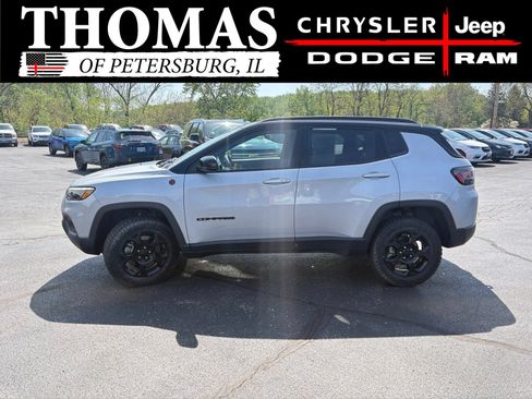 Used 2024 Jeep Compass Trailhawk w/ Trailhawk Elite Group AWD/4WD image 10
