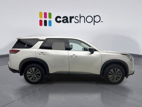 Used 2024 Nissan Pathfinder S image 6
