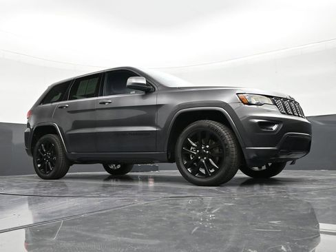Used 2021 Jeep Grand Cherokee Laredo X image 26