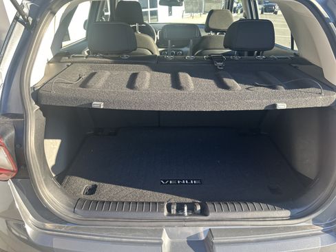 Used 2025 Hyundai Venue SEL FWD image 25