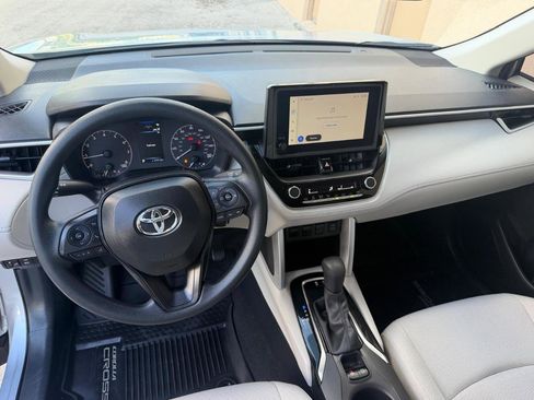 Used 2025 Toyota Corolla Cross L image 15
