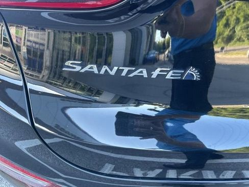 Used 2019 Hyundai Santa Fe Limited AWD/4WD image 10