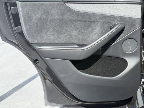 Used 2026 Tesla Model Y Long Range image 39