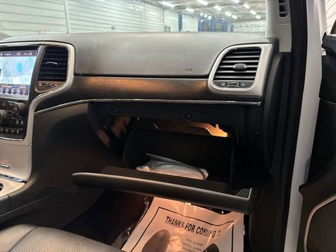 Used 2018 Jeep Grand Cherokee Summit image 32