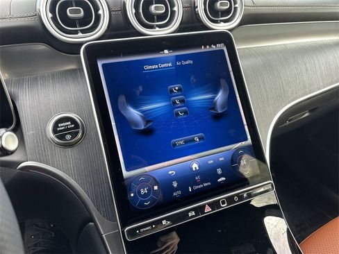 Used 2025 Mercedes-Benz GLC 300 GLC 300 image 19