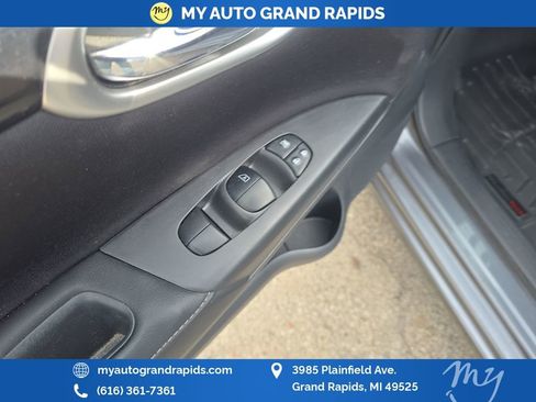 Used 2019 Nissan Sentra SV image 11