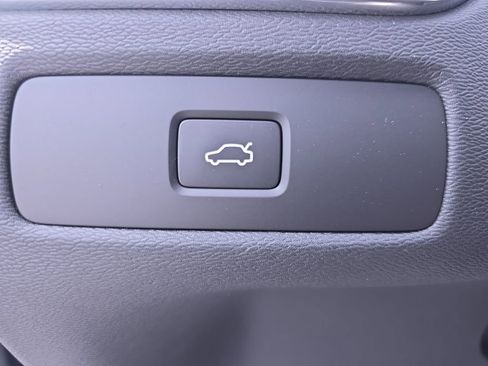 New 2026 Volvo XC60 B5 Core w/ Climate Package image 27