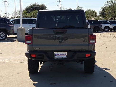Used 2022 Jeep Gladiator Willys image 7