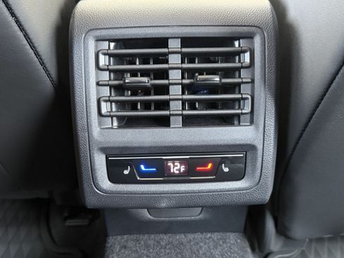 Used 2024 Volkswagen Golf R AWD/4WD image 23