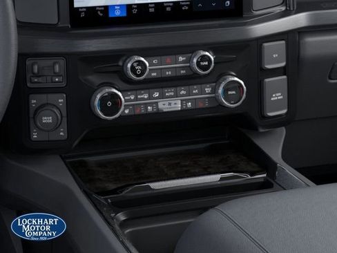 New 2026 Ford F250 Lariat w/ Black Appearance Package image 15
