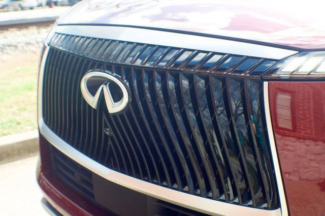 Used 2025 INFINITI QX80 Sensory AWD/4WD image 11