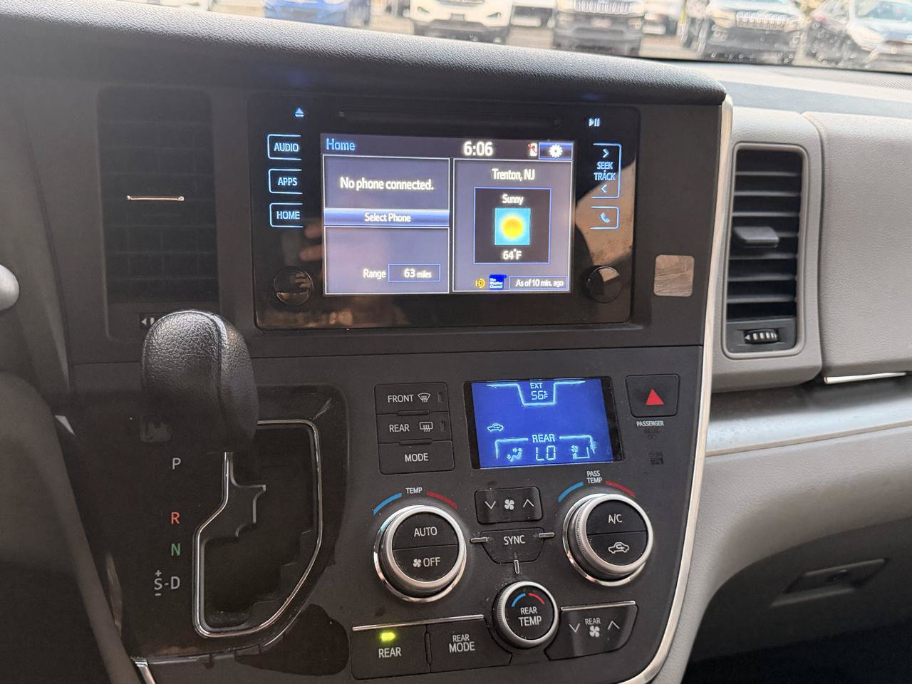 Used 2017 Toyota Sienna LE FWD image 27