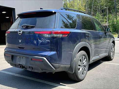 Used 2024 Nissan Pathfinder SV w/ SV Premium Package AWD/4WD image 4