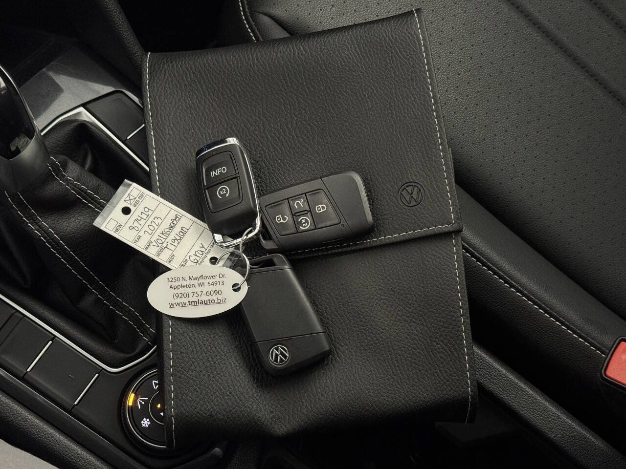 Used 2023 Volkswagen Tiguan SE AWD/4WD image 33