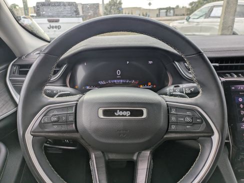Used 2023 Jeep Grand Cherokee Limited AWD/4WD image 22