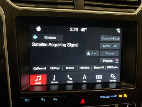 Used 2018 Ford Explorer Platinum image 16