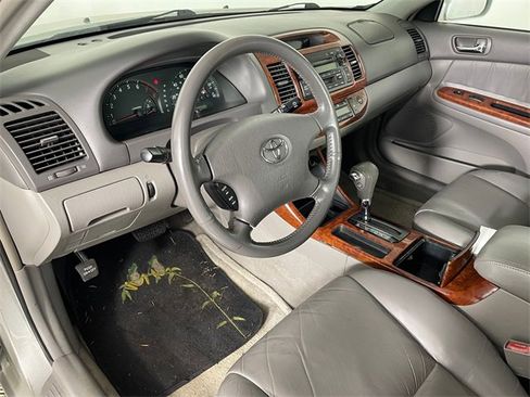 Used 2003 Toyota Camry LE image 3