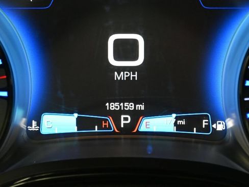 Used 2015 Chrysler 300 S AWD/4WD image 16