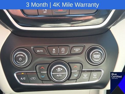 Used 2019 Jeep Cherokee Limited FWD image 34