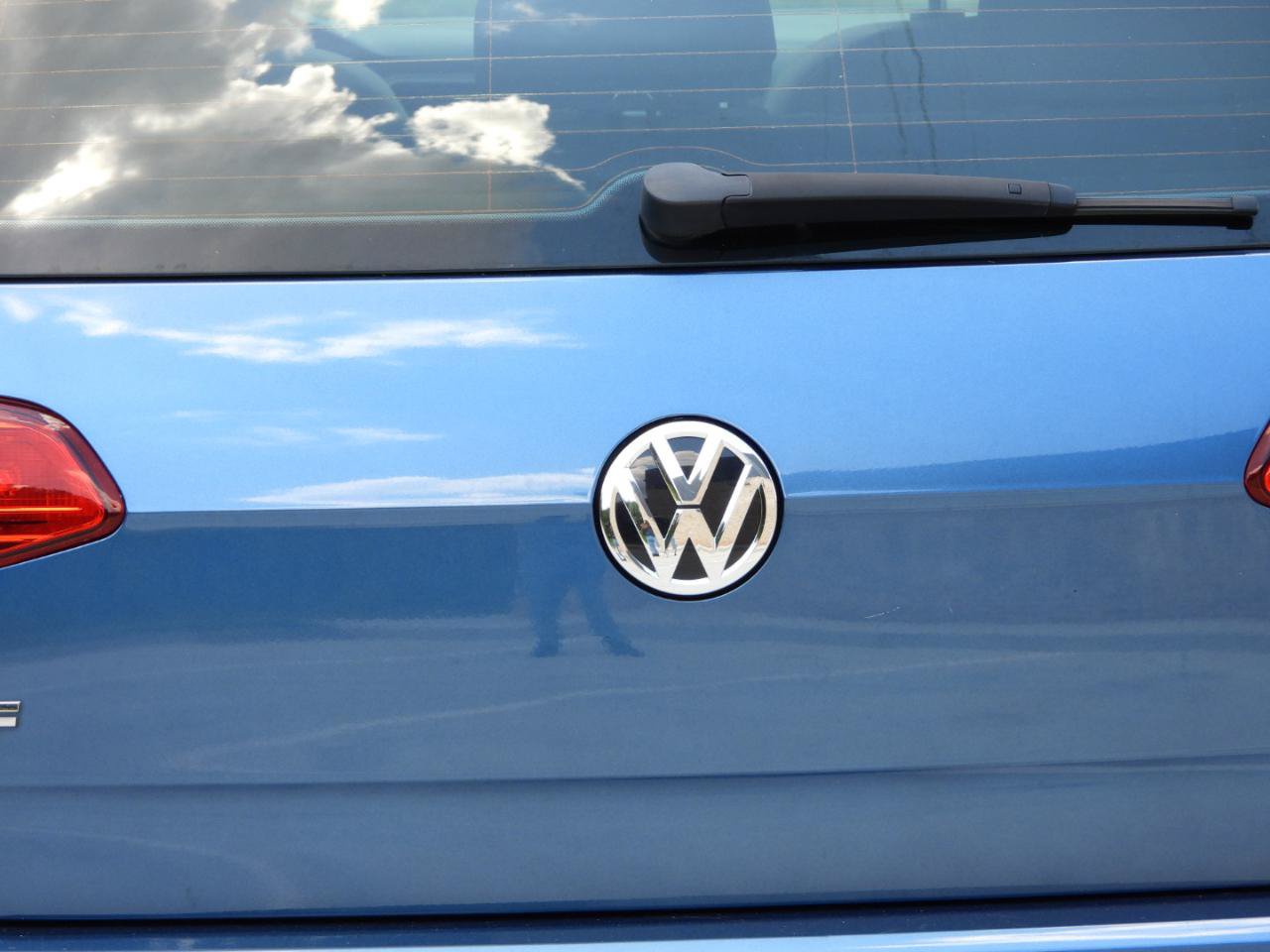 Used 2017 Volkswagen Golf Wolfsburg Edition FWD image 31
