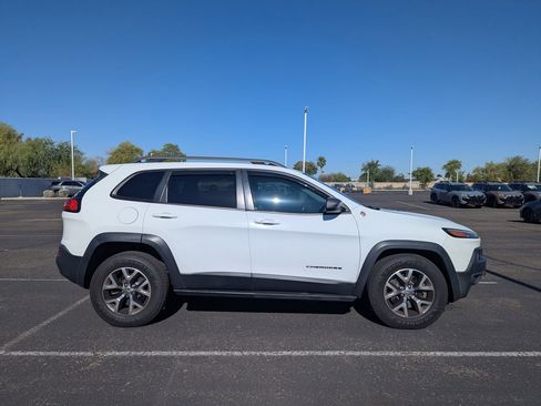 Used 2015 Jeep Cherokee Trailhawk w/ Comfort/Convenience Group AWD/4WD image 5