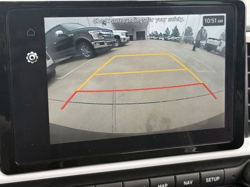 Used 2024 Hyundai Venue Limited FWD image 16