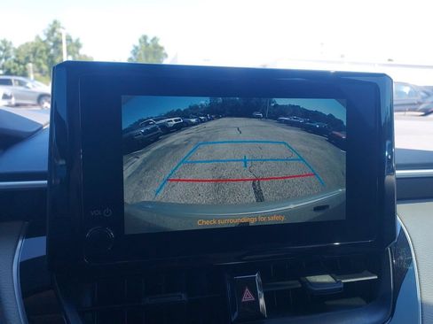 Used 2025 Toyota Corolla LE FWD image 15