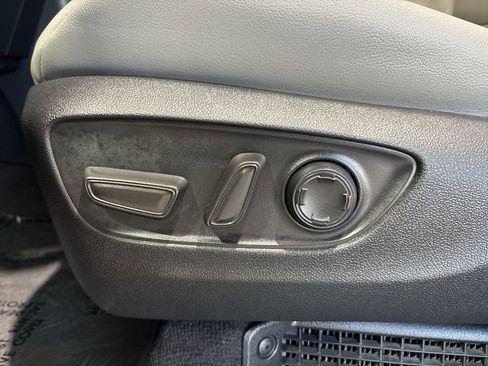 Certified 2025 Toyota Sienna XLE image 12