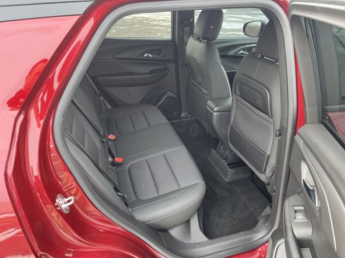 Used 2023 Chevrolet TrailBlazer RS w/ Sun and Liftgate Package image 14