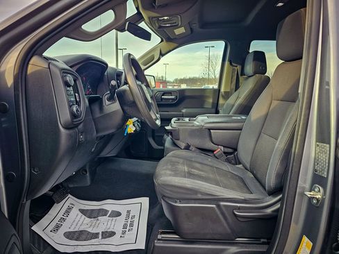 Used 2019 Chevrolet Silverado 1500 Custom w/ Custom Value Package image 12