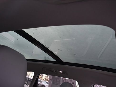 Used 2022 Volkswagen Taos SE image 14