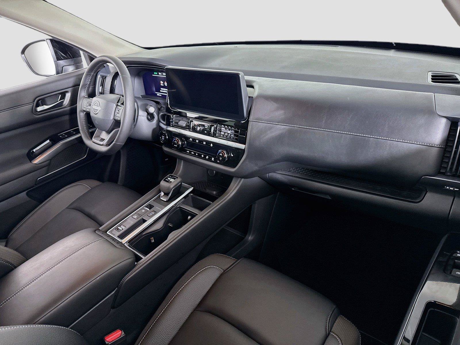 Used 2026 Nissan Pathfinder SL FWD image 22
