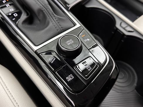 Used 2023 Kia Sportage EX image 17