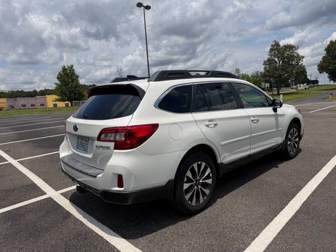 Used 2016 Subaru Outback 2.5i Limited AWD/4WD image 7