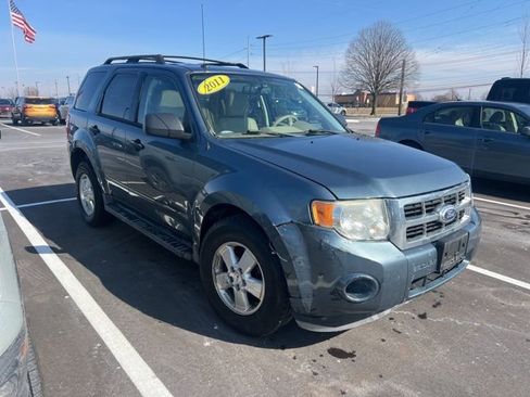 Used 2011 Ford Escape XLT w/ Canadian Winter Pkg AWD/4WD image 3