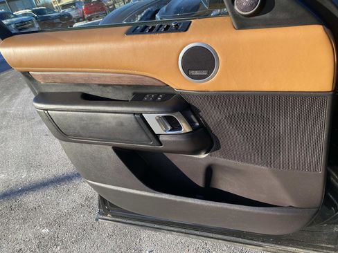 Used 2018 Land Rover Discovery HSE Luxury image 19