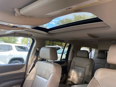Used 2017 Chevrolet Suburban LT w/ LT Signature Package image 11