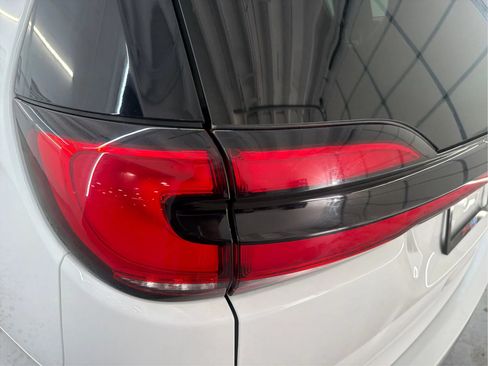 Used 2024 Chrysler Pacifica Touring-L FWD image 32